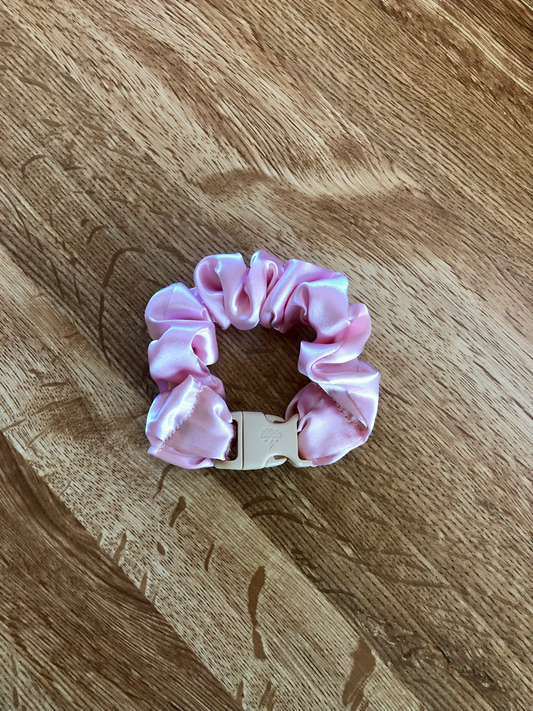 The Versatility of Scrunchies for Hair: Buckle Scrunchie Spotlight