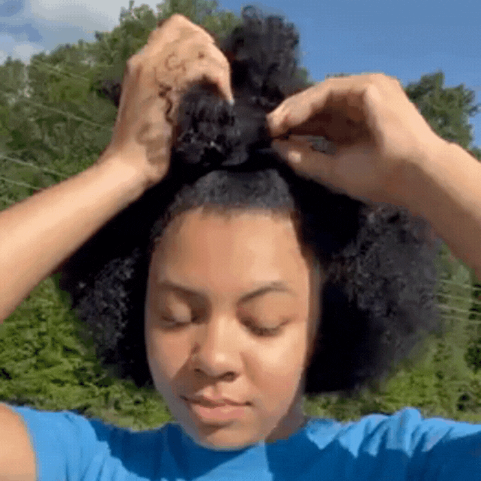 Best hair tie elastics and scrunchie hair accessories for snag-free, pull-free, rip-free, hair. Smooth, effortless hair ties and hair scrunchies for athletes, active moms, fitness, & sports. Best Hair Accessories for Coily Hair - Buckle Scrunchies