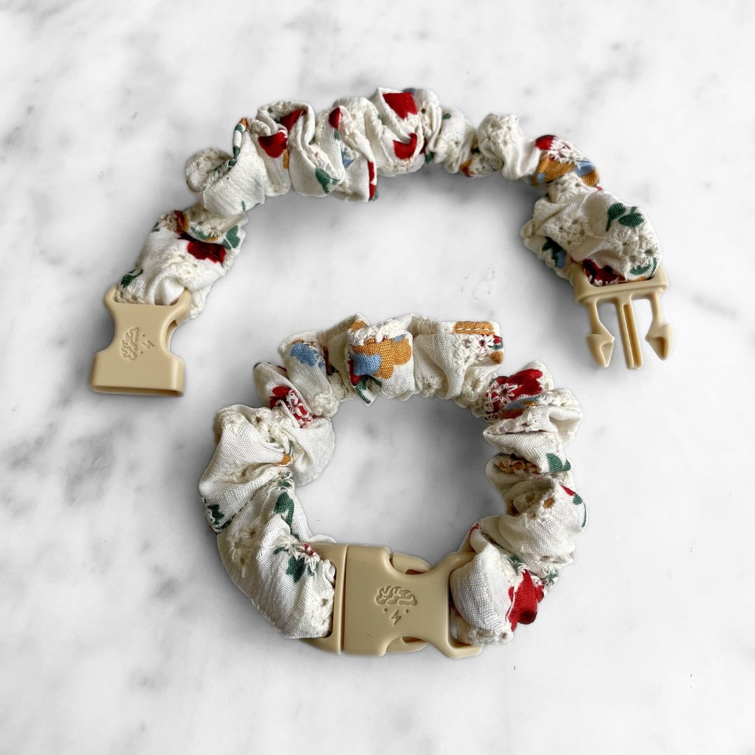 Best zero tangle no pull hair tie elastics and scrunchie hair accessories for snag-free, pull-free, rip-free, hair. Smooth, effortless hair ties and hair scrunchies for athletes, active moms, fitness, & sports. Poppy Oat MINI Buckle Scrunchie - No Snagging, No Tangles Poppy Oat Recycled Cotton Mini (0.75 to 1 inch thickness)