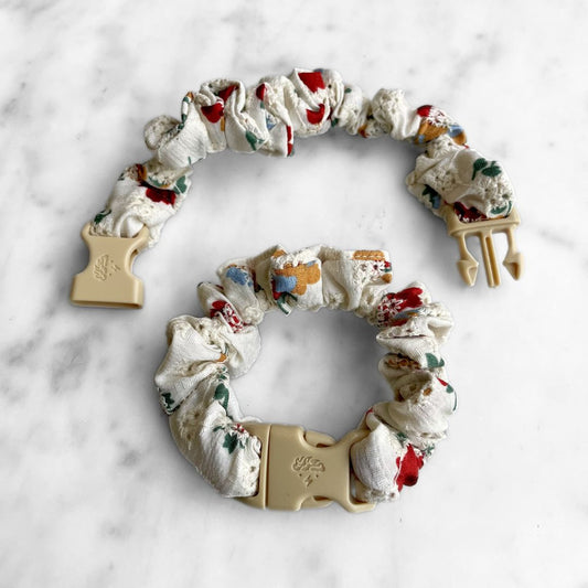 Best zero tangle no pull hair tie elastics and scrunchie hair accessories for snag-free, pull-free, rip-free, hair. Smooth, effortless hair ties and hair scrunchies for athletes, active moms, fitness, & sports. Poppy Oat MINI Buckle Scrunchie - No Snagging, No Tangles Poppy Oat Recycled Cotton Mini (0.75 to 1 inch thickness)