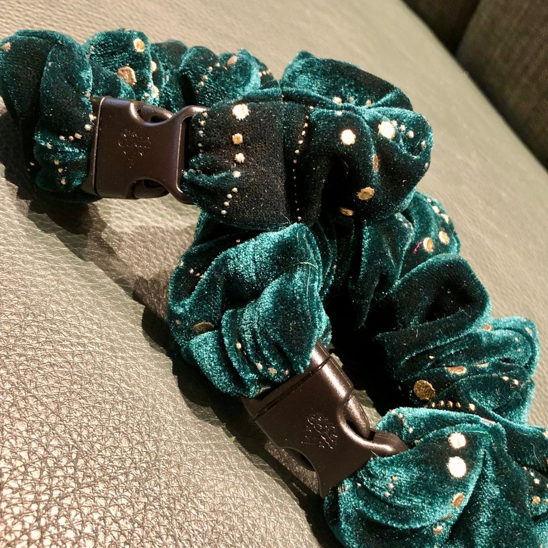 Best hair tie elastics and scrunchie hair accessories for snag-free, pull-free, rip-free, hair. Smooth, effortless hair ties and hair scrunchies for athletes, active moms, fitness, & sports. Jingle Green Velvet Buckle Scrunchie - No Snagging, No Tangles
