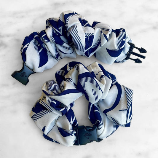 Palm Beach Navy Buckle Scrunchie in a navy palm leaf print