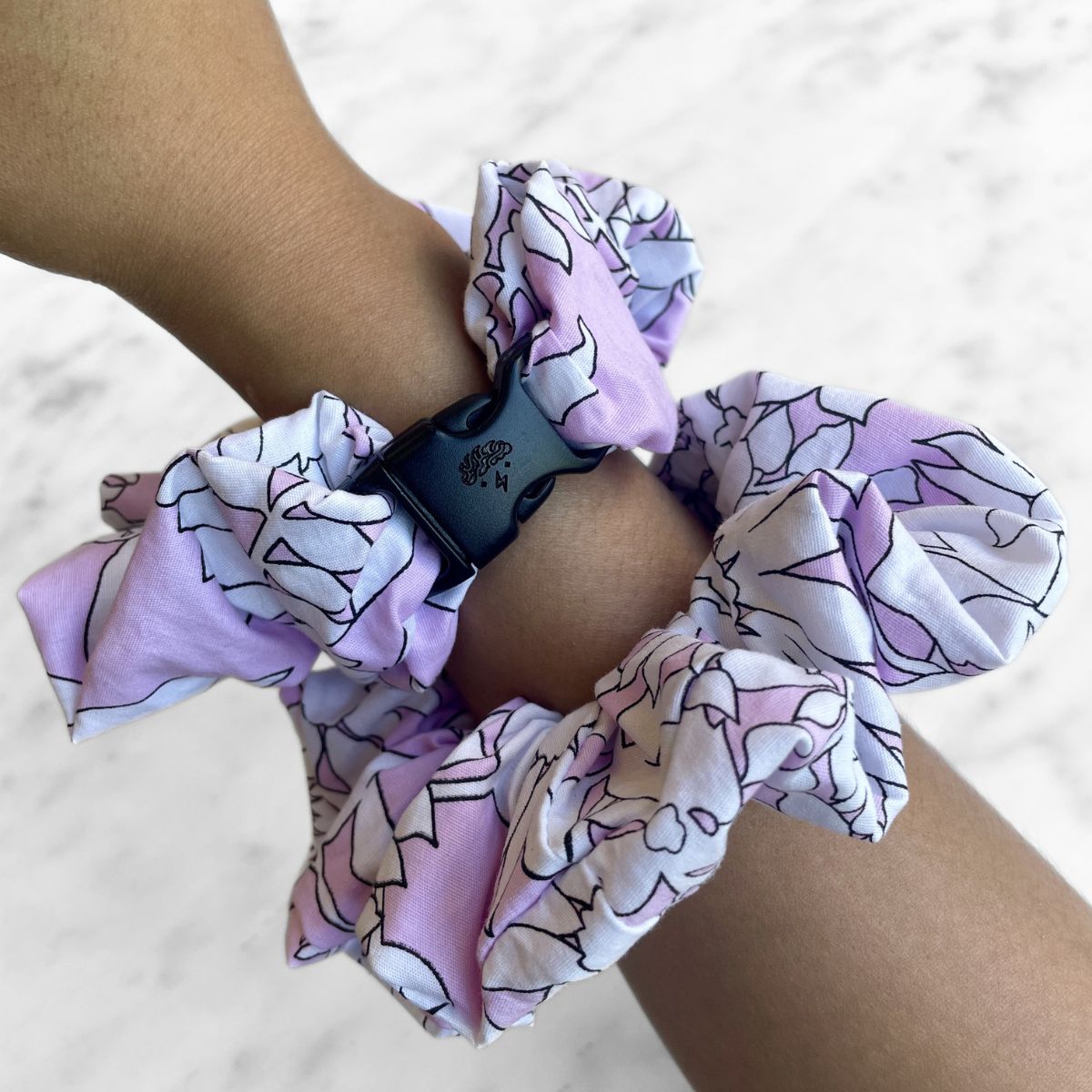 Pink Floral Sketch jumbo Buckle Scrunchie with its quick-release buckle