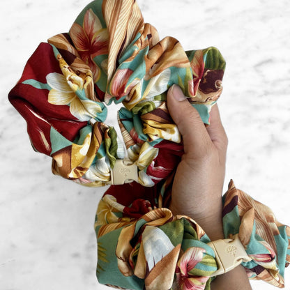 Biggest ever extra jumbo Buckle Scrunchie shown at full width